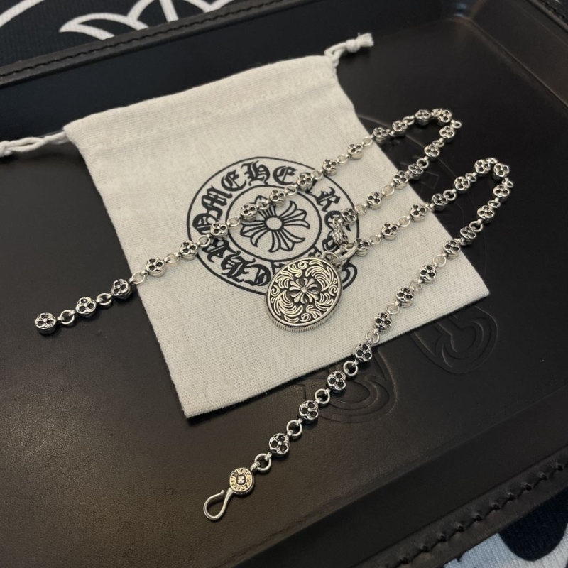 Ch*0me He**ts necklaces